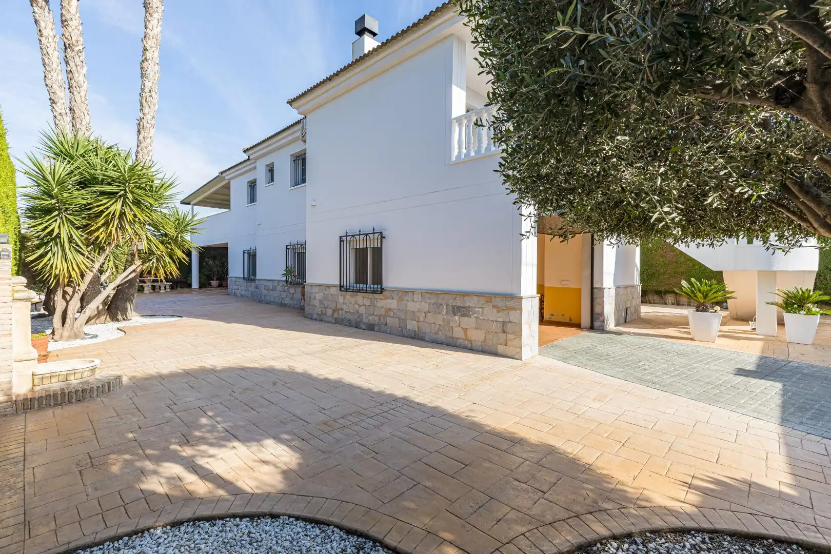 Vista exterior de Casa o xalet en venda en Murcia amb Aire condicionat, Jardí privat i Terrassa