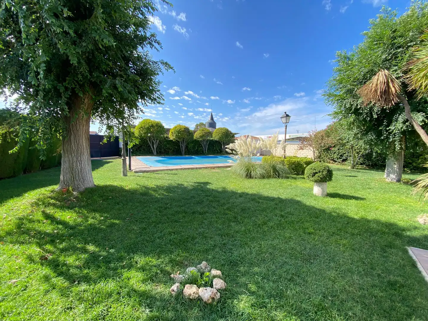 Jardí de Finca rústica en venda en Ciudad Real amb Aire condicionat, Calefacció i Piscina