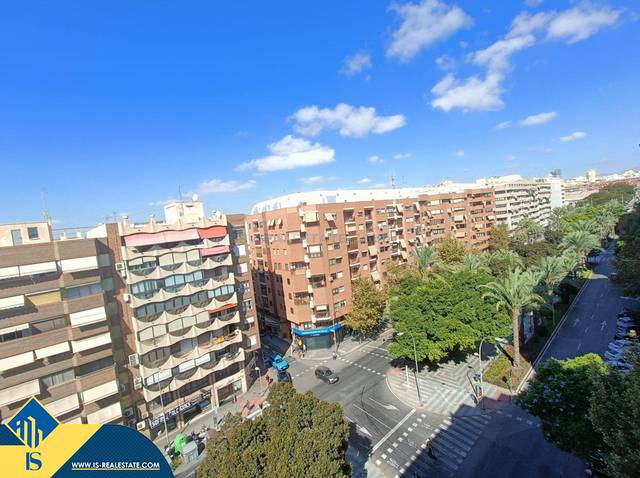 Piso en Venta en Ensanche - Diputación