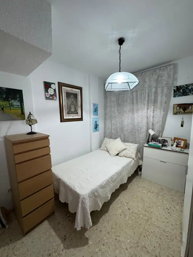 Habitación de Casa adosada en venta en Sanlúcar de Barrameda con Aire acondicionado, Trastero y Amueblado
