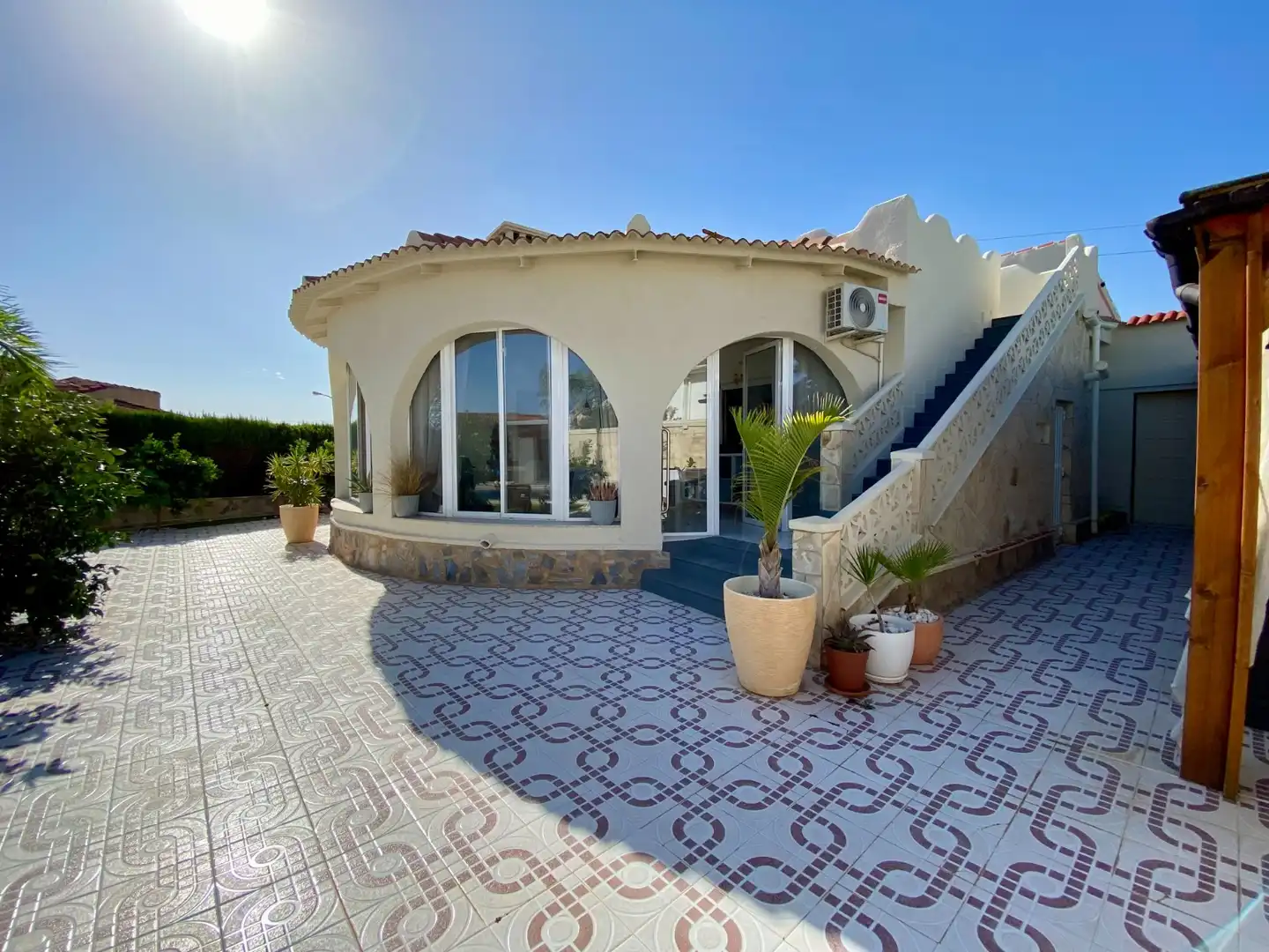 Vista exterior de Casa o xalet en venda en Rojales amb Aire condicionat, Calefacció i Jardí privat