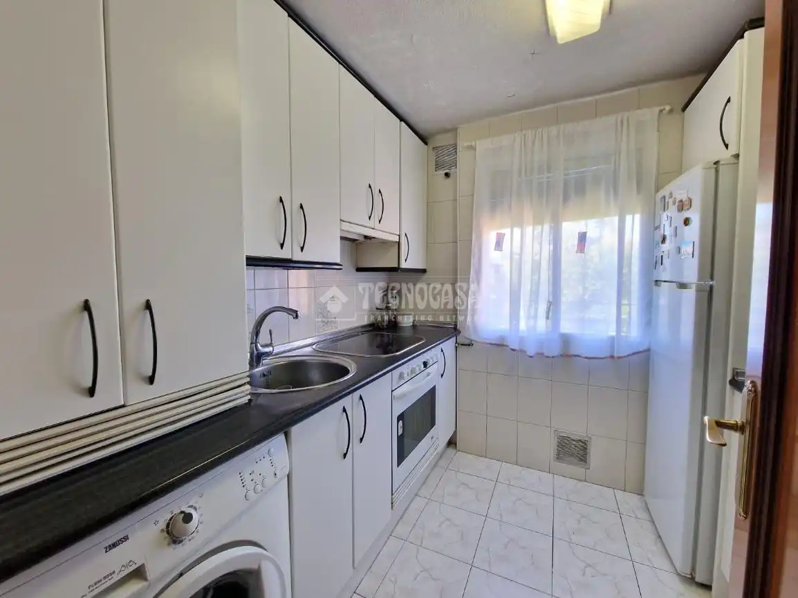 Cocina de Piso en venta en Madrid con Calefacción y Balcón