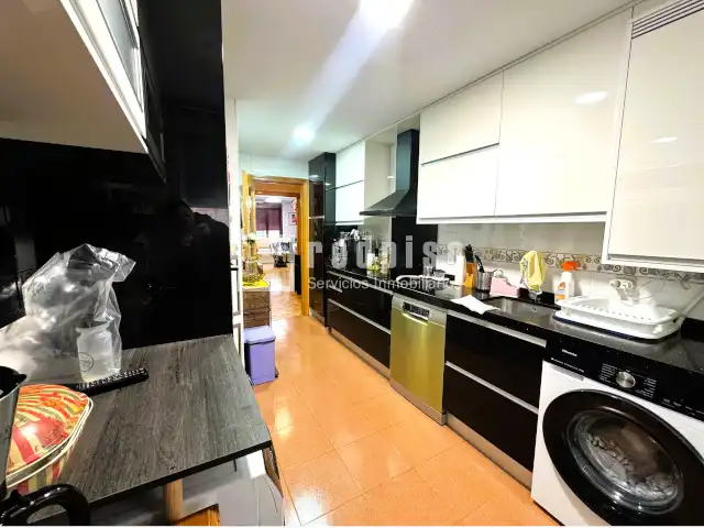 Cocina de Piso en venta en Parla con Aire acondicionado, Calefacción y Parquet