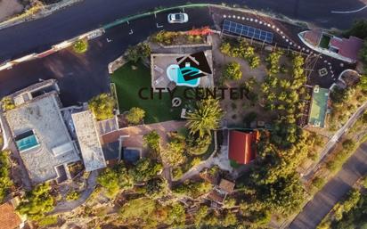 Vista exterior de Casa o xalet en venda en San Miguel de Abona amb Aire condicionat i Piscina