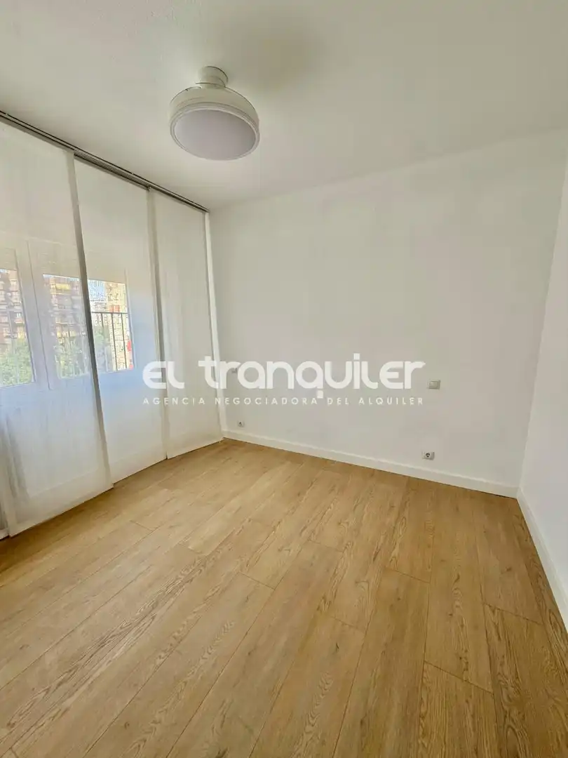 Schlafzimmer von Wohnung zur Miete in Madrid