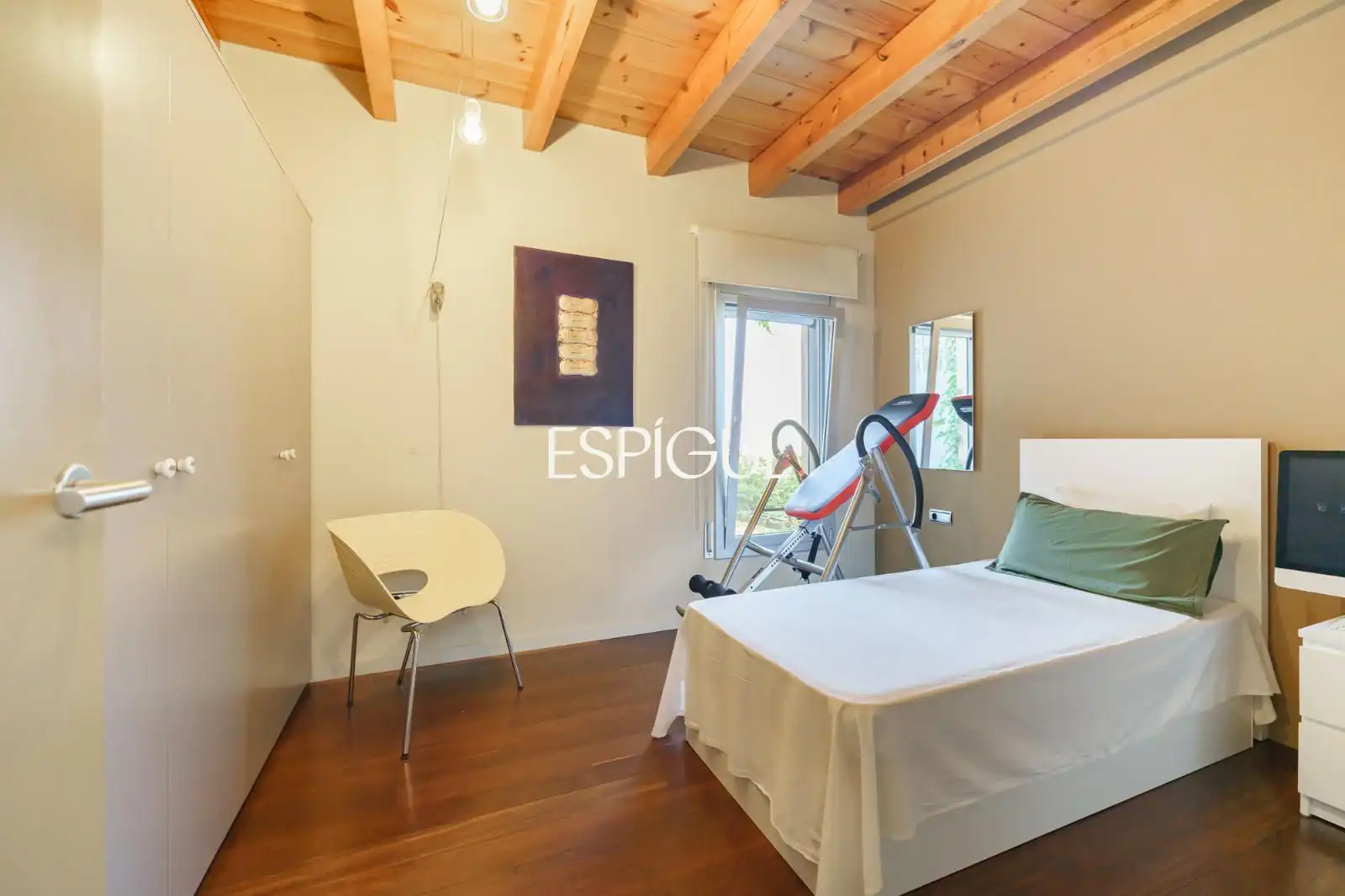 Habitación de Casa o chalet en venta en Molins de Rei con Aire acondicionado, Calefacción y Jardín privado
