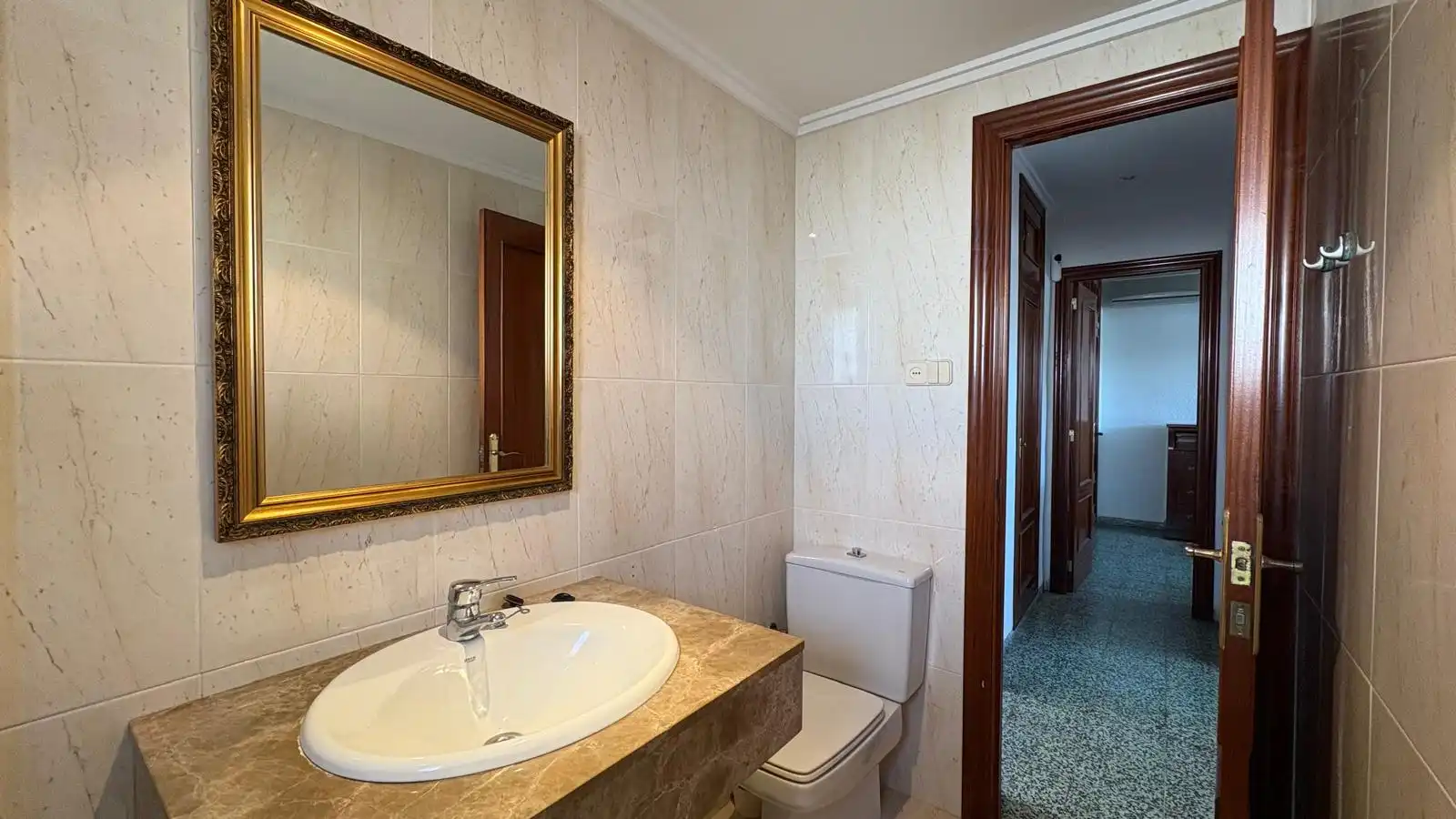 Bathroom of Houses for sale in L'Eliana  with Air Conditioner, Terrace and Storage room