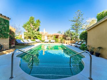 Hotel con piscina in vendita a Benamara - Atalaya