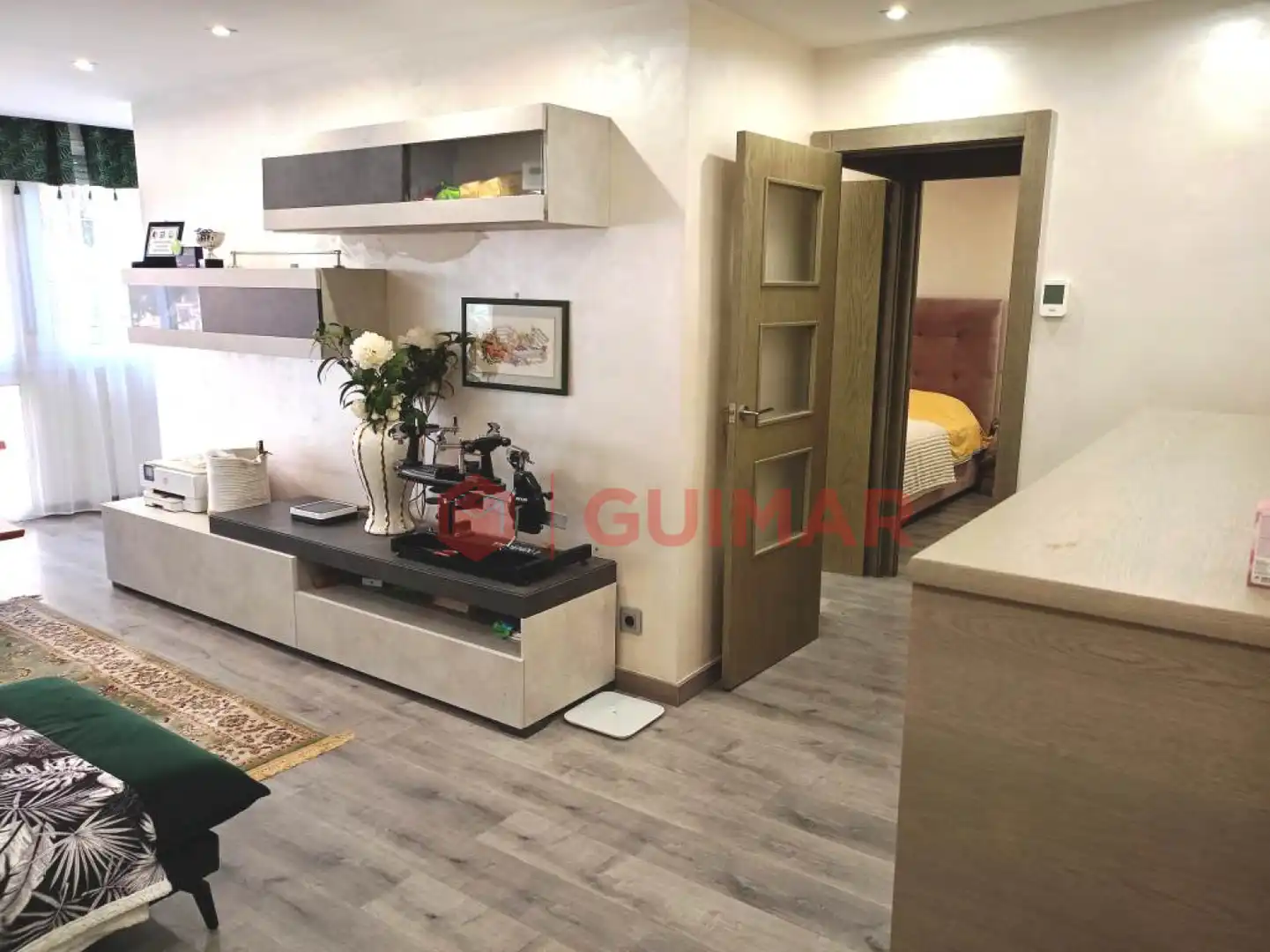 Sala d'estar de Pis en venda en Barcelona amb Aire condicionat, Jardí privat i Parquet