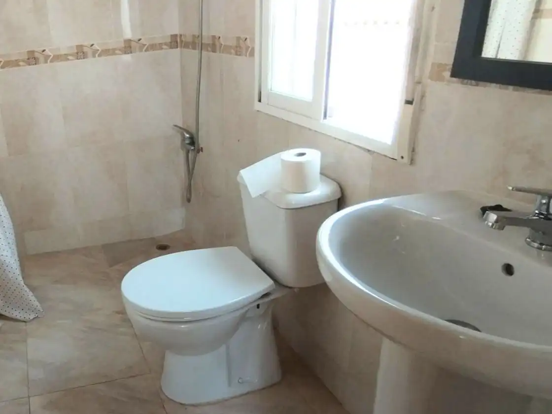 Badezimmer von Einfamilien-Reihenhaus zur Miete in Voramar