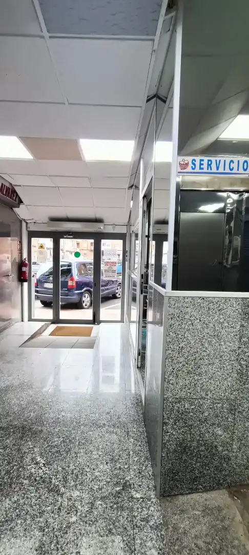 Gewerbefläche zum Verkauf in Avenida Reyes Católicos 39, imagen 9