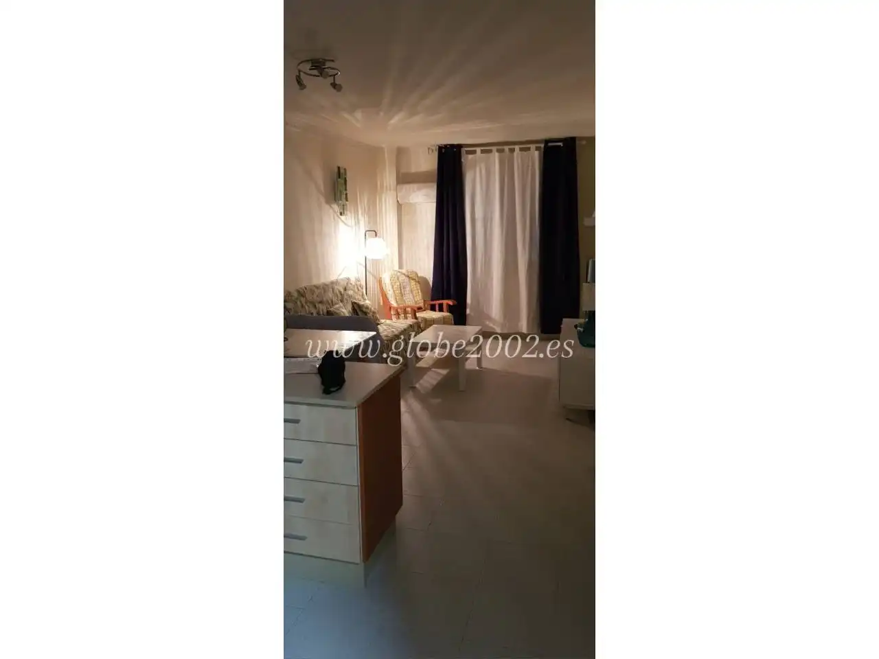 Habitación de Apartamento de alquiler en Chiclana de la Frontera con Aire acondicionado, Terraza y Amueblado