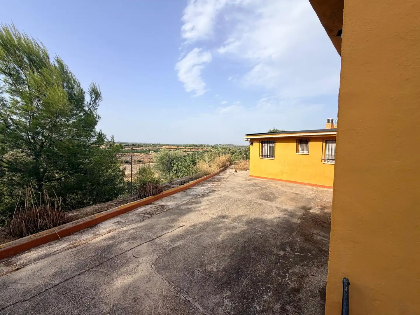 Vista exterior de Casa o chalet en venta en Cheste con Jardín privado y Piscina