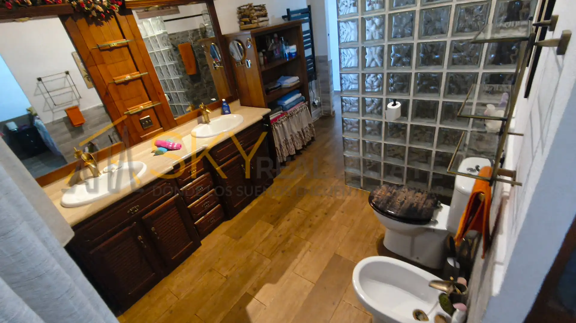 Badezimmer von Haus oder Chalet zum Verkauf in Llombai mit Möbliert