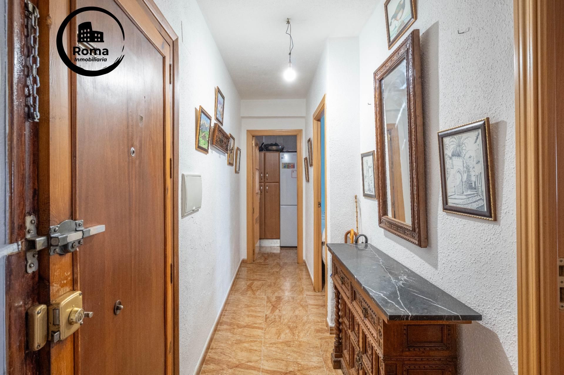 Flat for sale in  Granada Capital  with Balcony