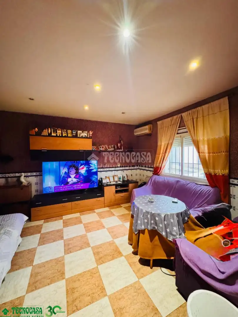 Sala d'estar de Casa adosada en venda en Burujón amb Calefacció