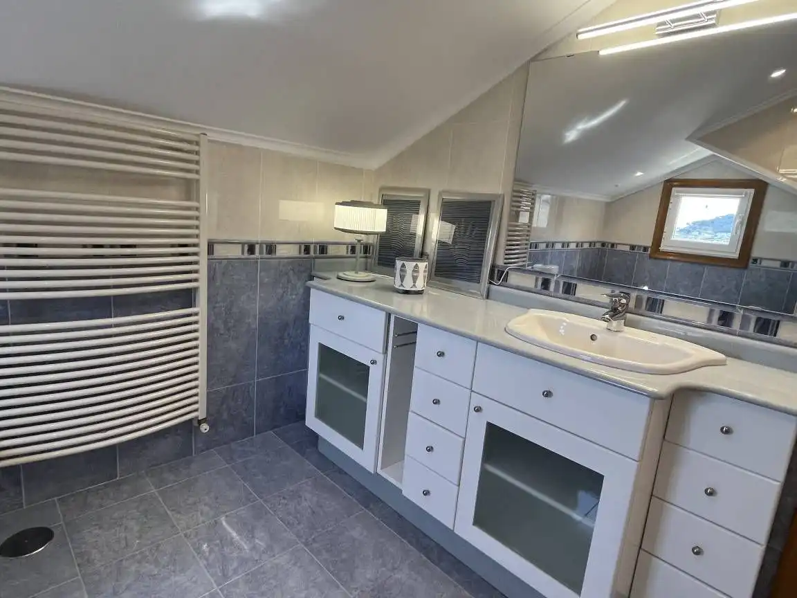 Baño de Finca rústica de alquiler en Baiona con Jardín privado, Terraza y Piscina