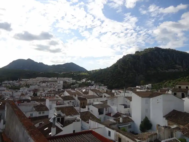 Vista exterior de Casa o xalet en venda en Ubrique amb Terrassa i Traster