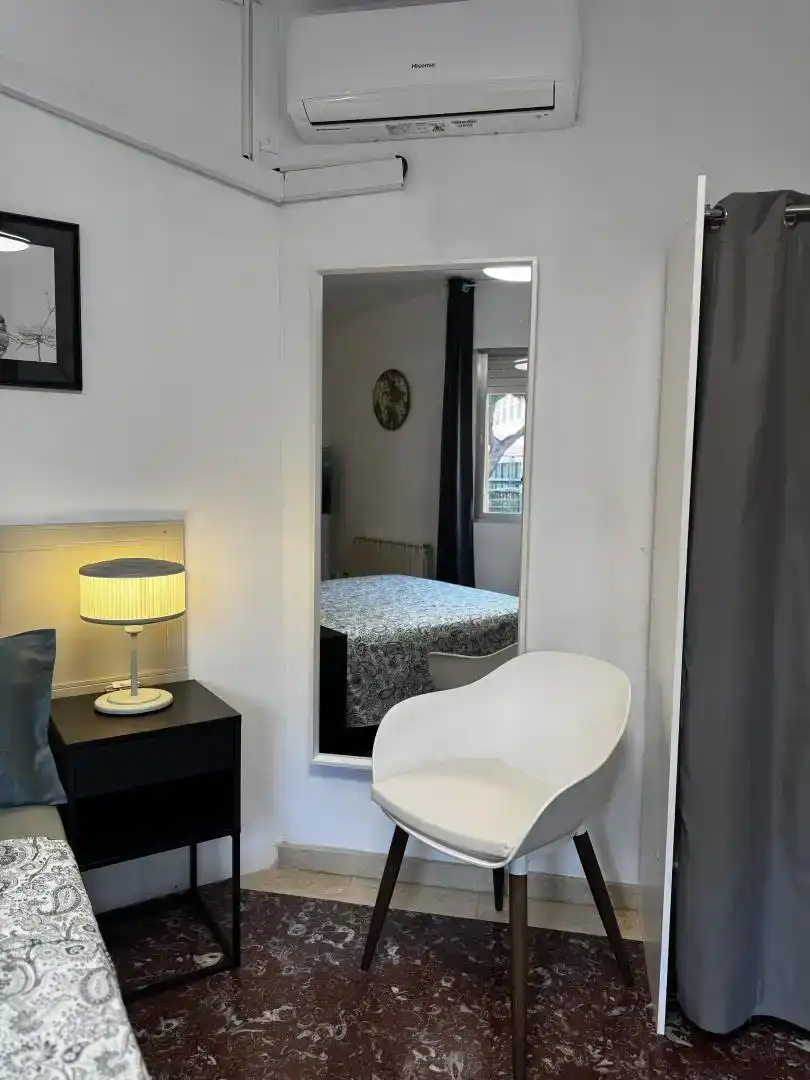 Habitación de Casa o chalet para compartir en Pozuelo de Alarcón con Aire acondicionado, Jardín privado y Amueblado