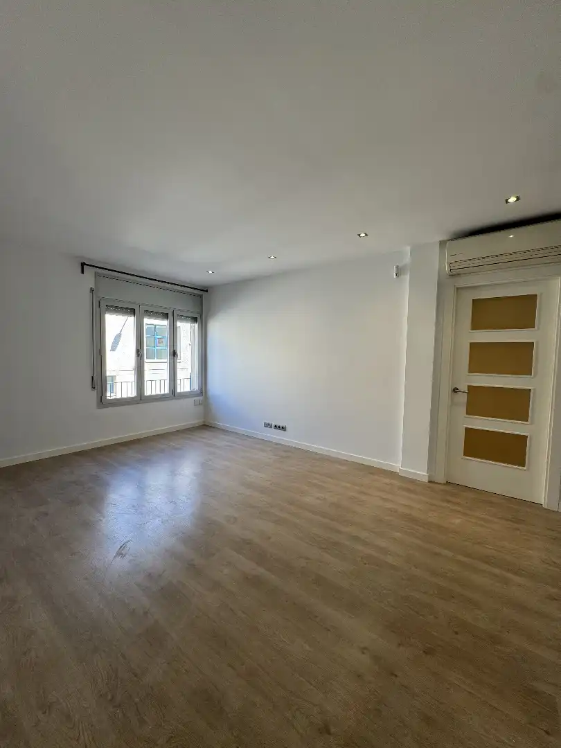 Flat for rent in Carrer de Rosales, Gràcia