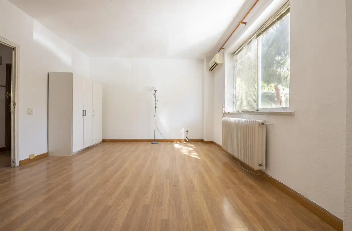 Habitación de Piso en venta en  Madrid Capital con Calefacción