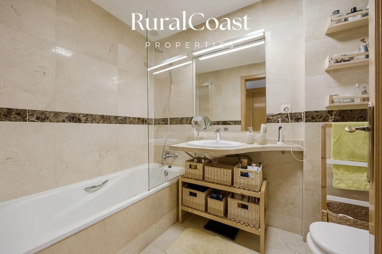 Bathroom of Flat for sale in Alicante / Alacant  with Air Conditioner, Heating and Storage room