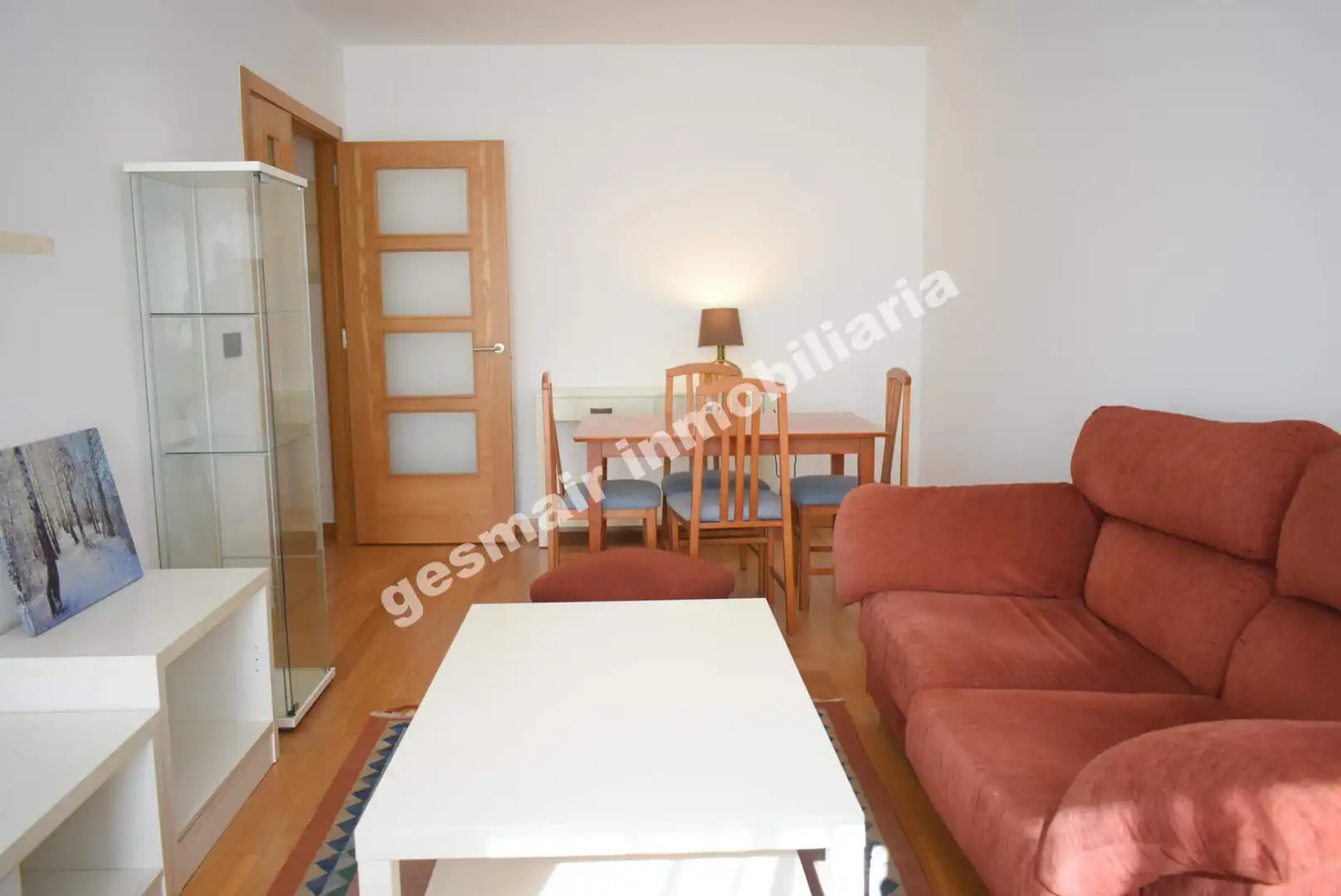 Dormitori de Apartament de lloguer en Pontevedra Capital  amb Calefacció, Parquet i Terrassa