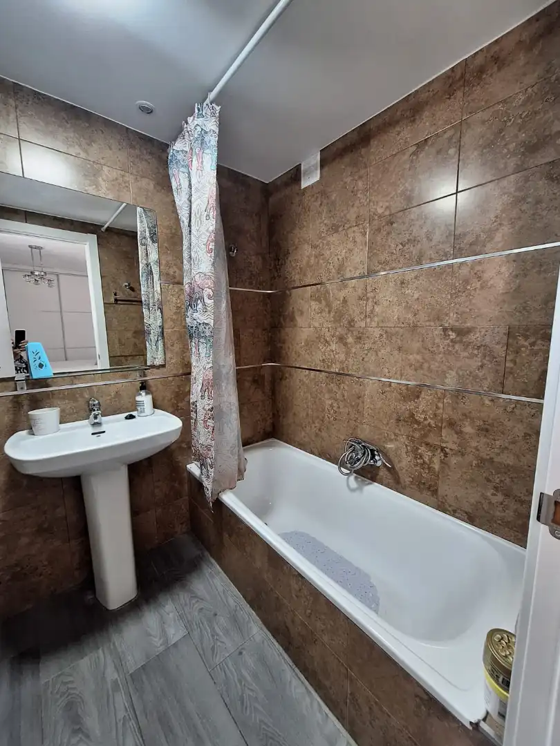 Badezimmer von Wohnung zur Miete in La Línea de la Concepción mit Terrasse, Möbliert und Ofen