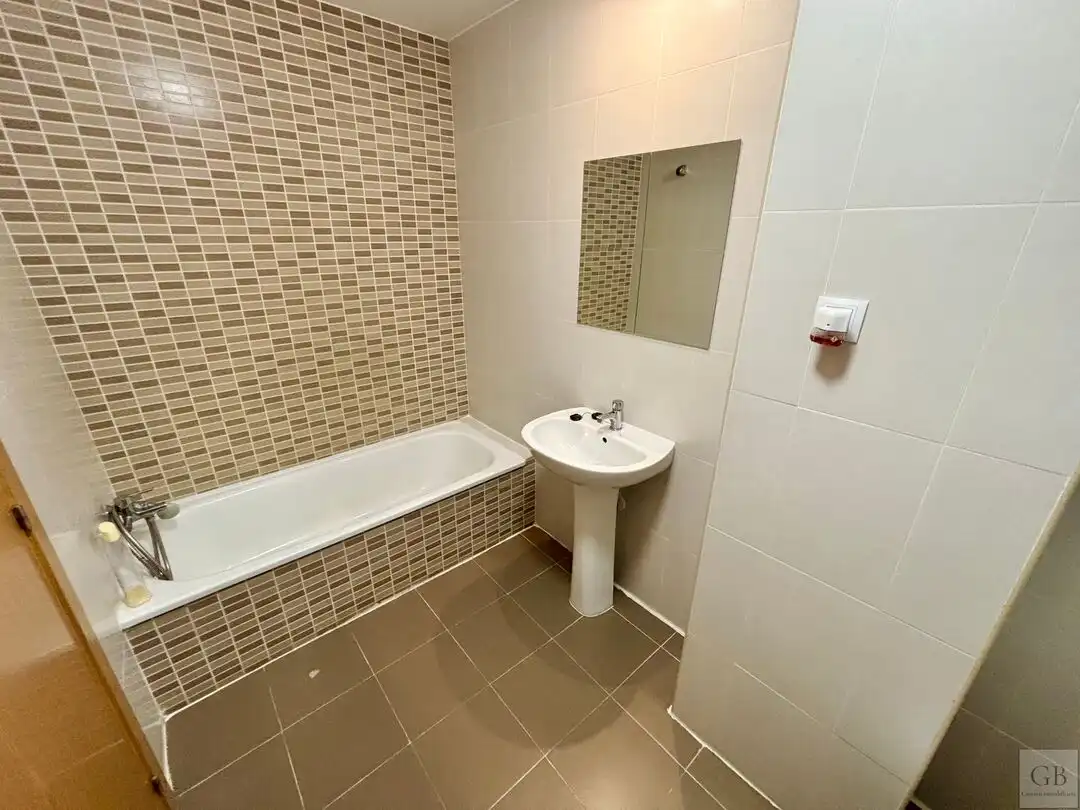 Baño de Piso en venta en Toledo con Aire acondicionado, Calefacción y Trastero