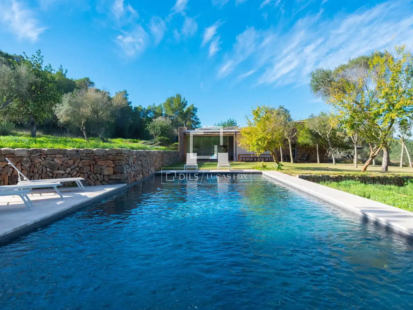 Chalet con terraza en venta en Santa Eulària