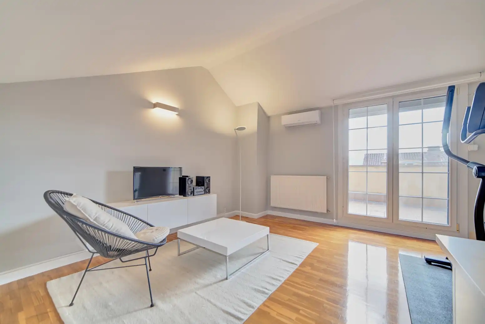 Sala d'estar de Casa o xalet en venda en Valle de Egüés / Eguesibar amb Calefacció, Parquet i Terrassa