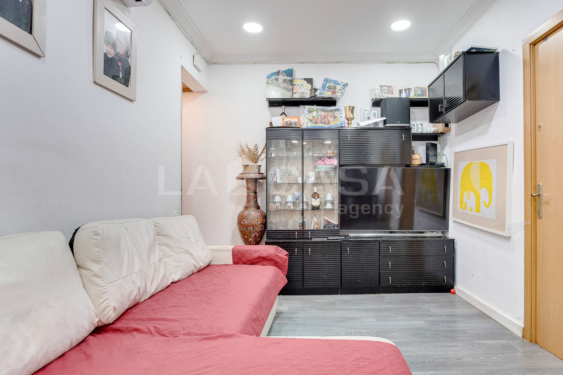 Living room of Flat for sale in L'Hospitalet de Llobregat