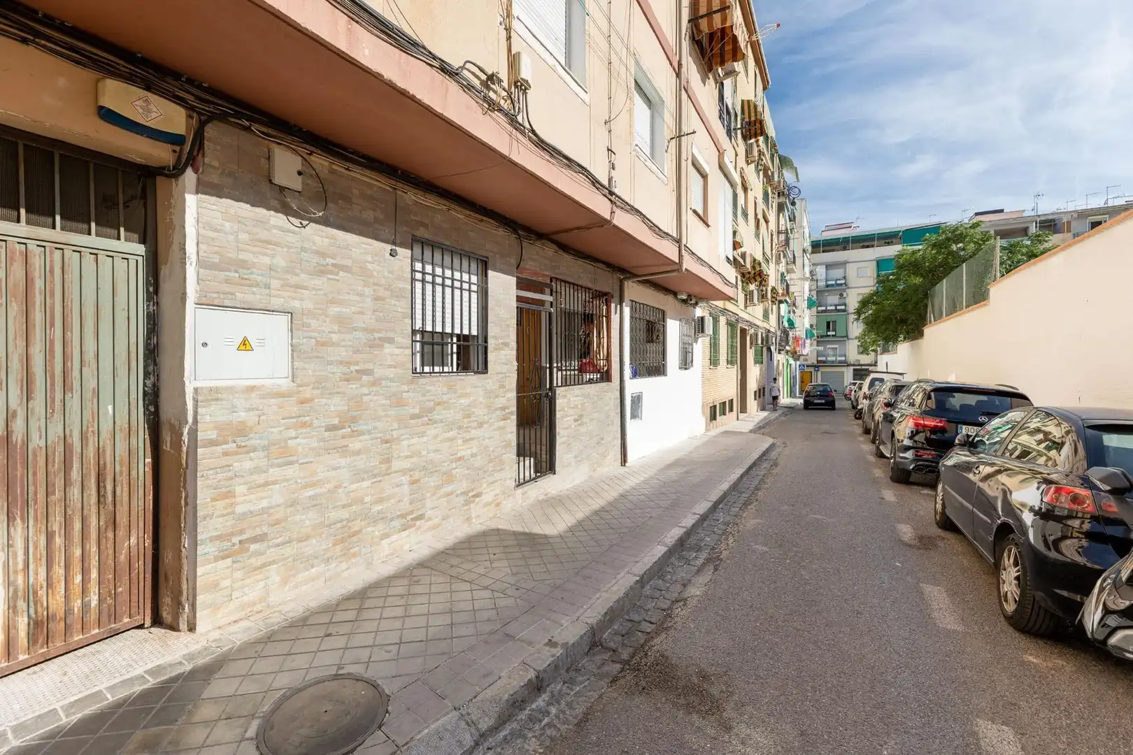 Vista exterior de Local en venda en Granada