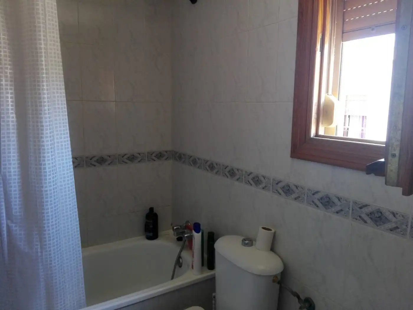 Baño de Casa o chalet en venta en Alcalá de Guadaira con Aire acondicionado, Terraza y Trastero
