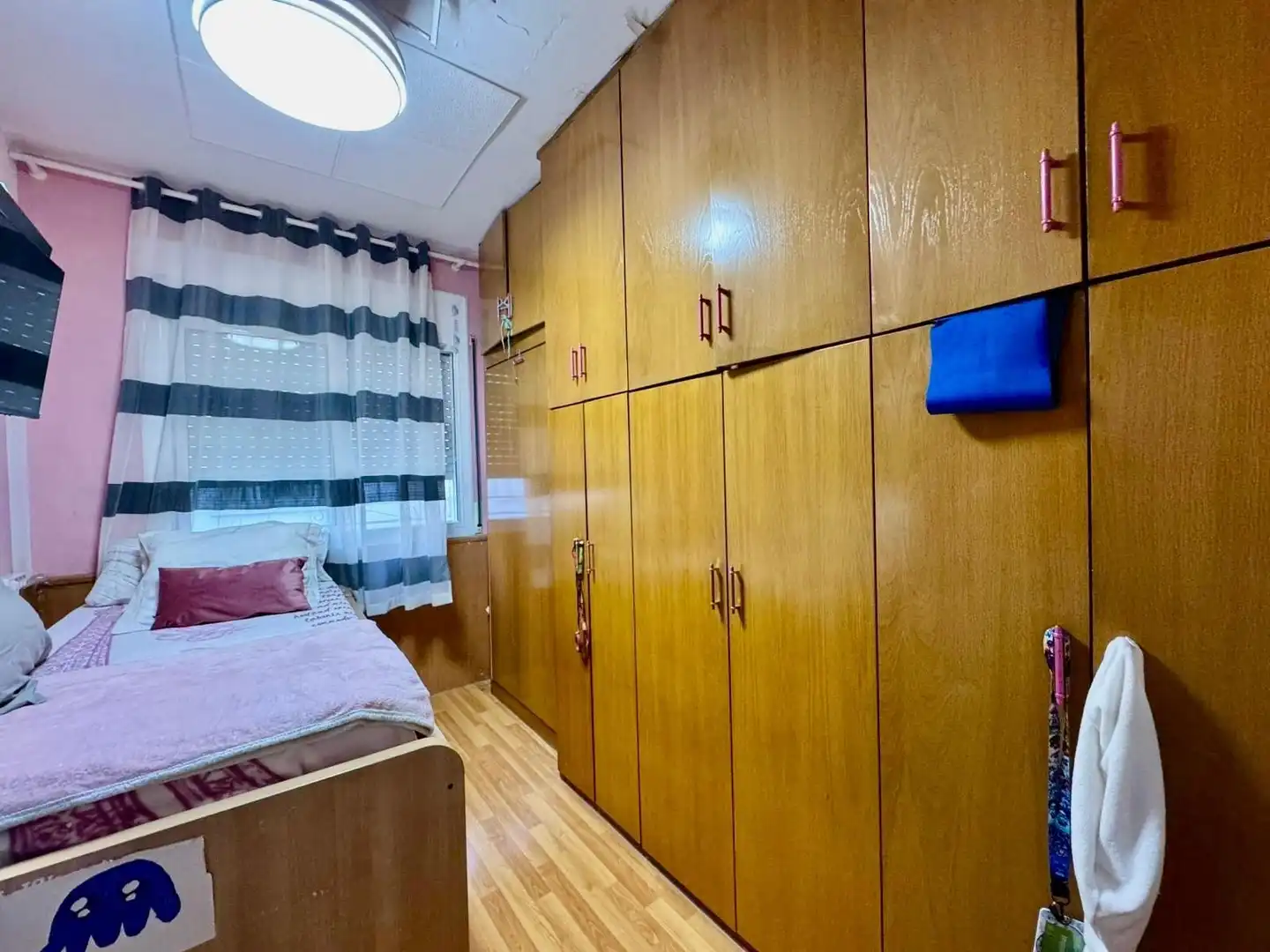 Bedroom of Flat for sale in Badalona  with Air Conditioner and Heating