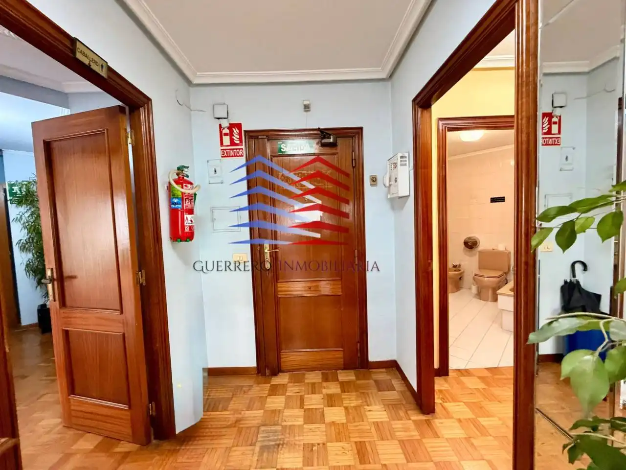 Piso en venta en Ourense Capital  con Calefacción, Trastero y Balcón