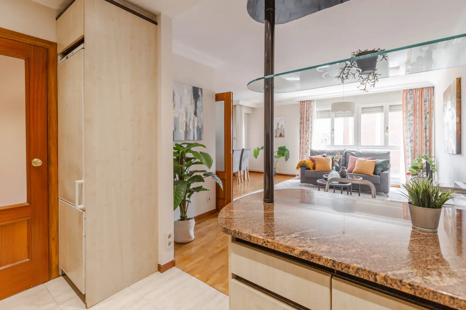 Piso en venta en  Pamplona / Iruña con Parquet, Terraza y Trastero