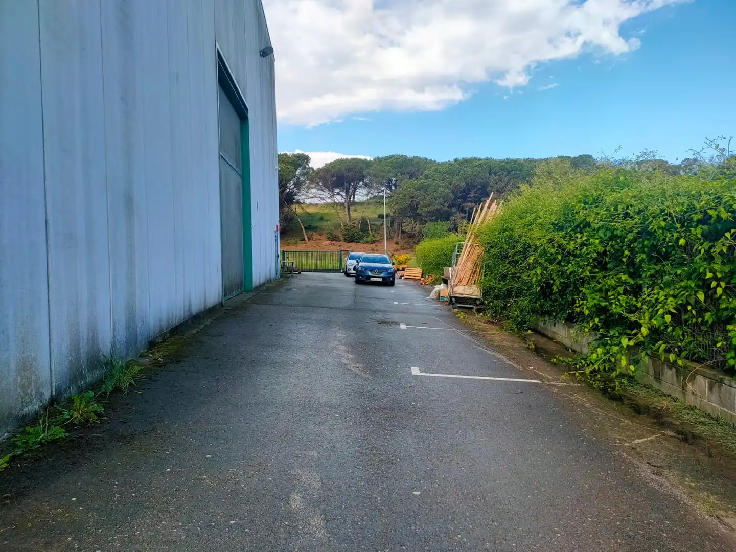 Parking de Oficina de alquiler en Maçanet de la Selva con Aire acondicionado, Calefacción y Amueblado