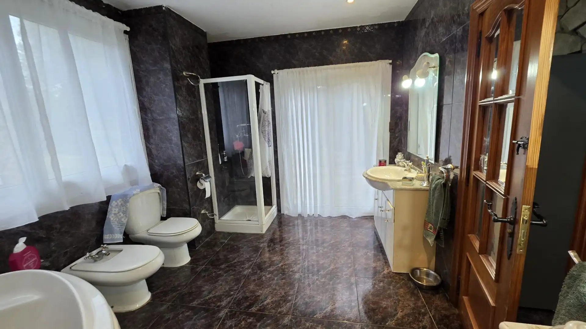 Bany de Casa o xalet en venda en Castro-Urdiales amb Calefacció, Jardí privat i Terrassa