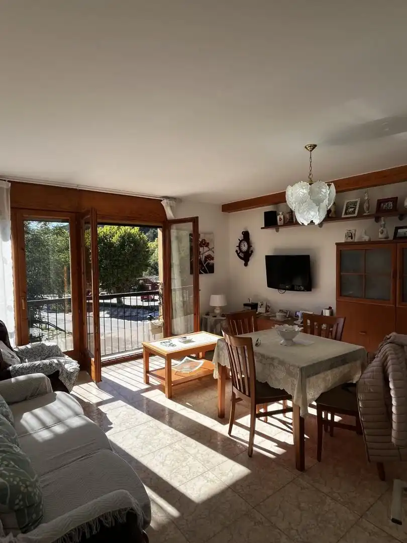 Comedor de Piso en venta en Bagà, Barcelona