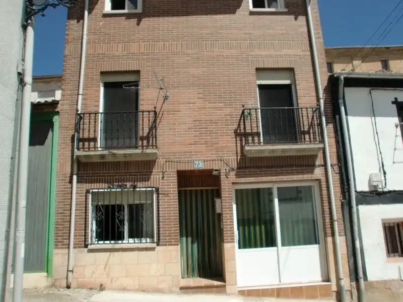 Vista exterior de Casa o xalet en venda en Cerezo de Río Tirón amb Traster i Moblat