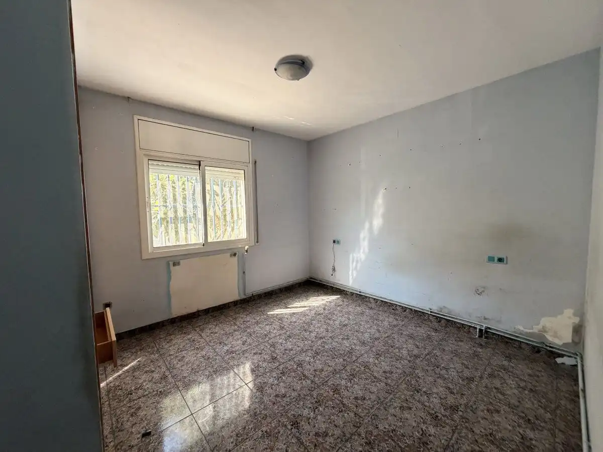 Schlafzimmer von Haus oder Chalet zum Verkauf in La Bisbal del Penedès mit Privatgarten, Schwimmbad und Balkon