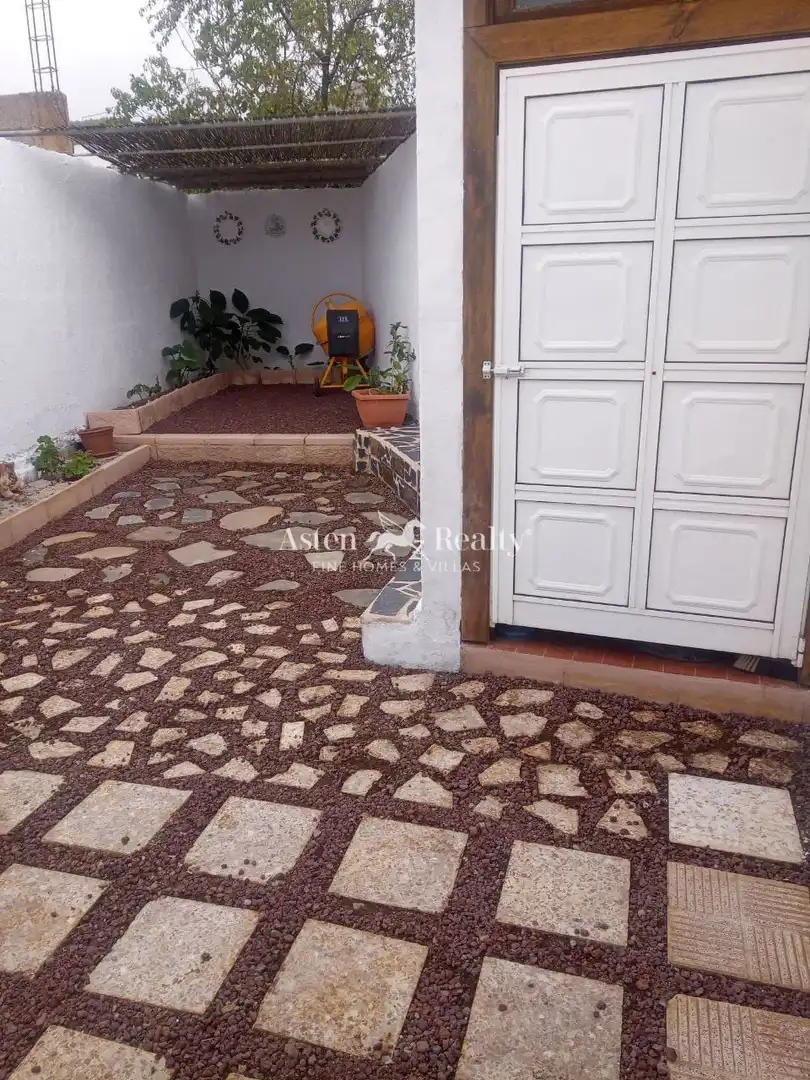 Vista exterior de Casa o xalet en venda en Santiago del Teide amb Jardí privat, Terrassa i Traster