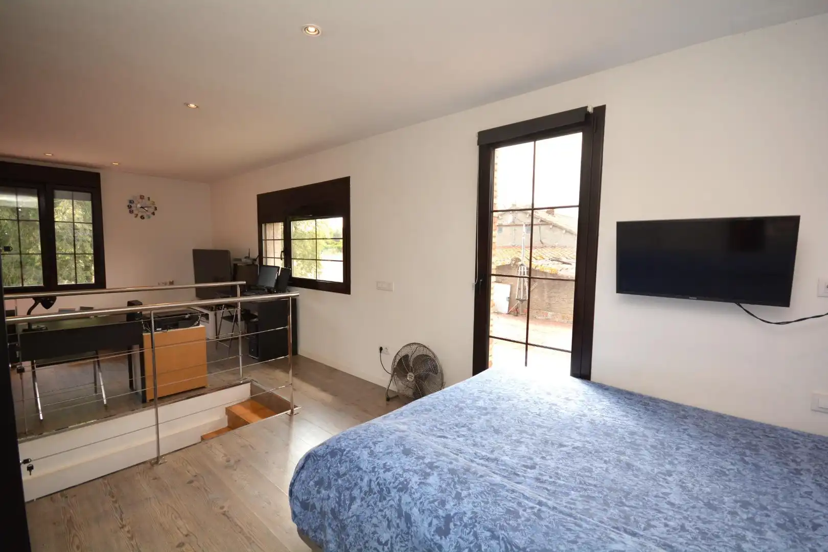 Habitación de Finca rústica en venta en Borrassà con Aire acondicionado, Calefacción y Jardín privado