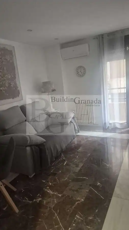 Dormitori de Pis de lloguer en Granada amb Aire condicionat, Calefacció i Moblat