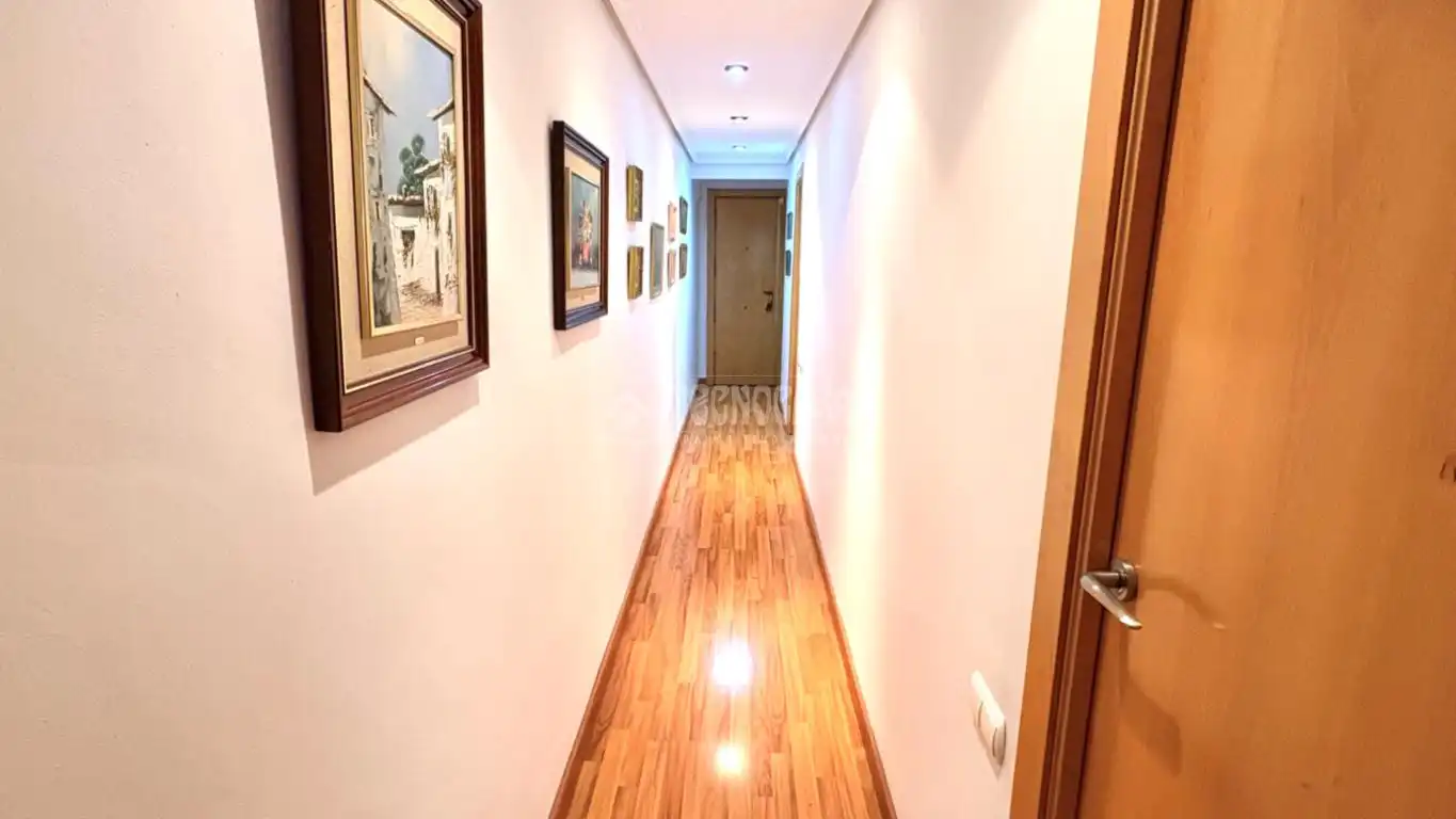 Flat for sale in Valencia  with Air Conditioner and Balcony