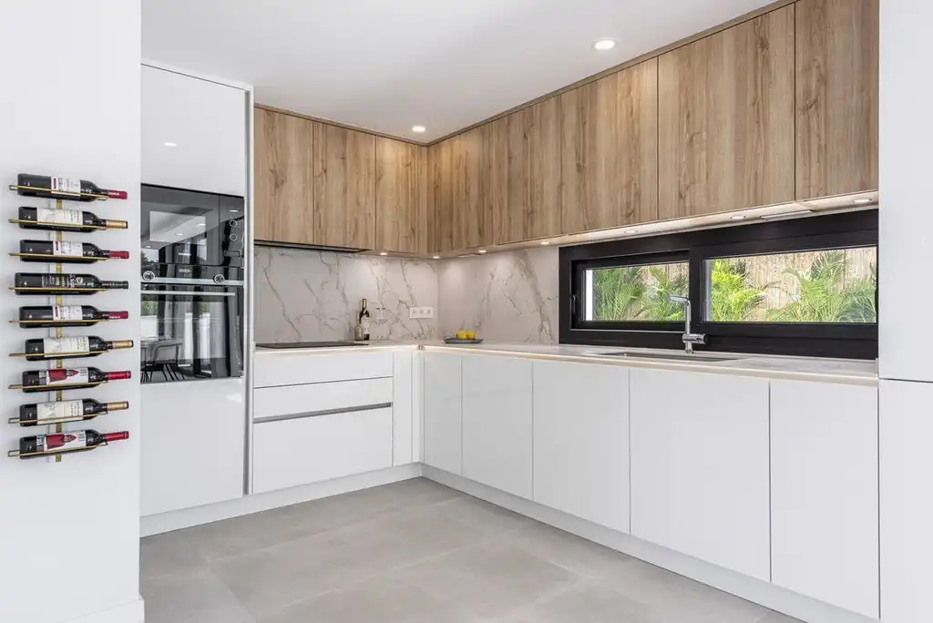 Cocina de Casa o chalet en venta en Marbella con Aire acondicionado, Jardín privado y Terraza