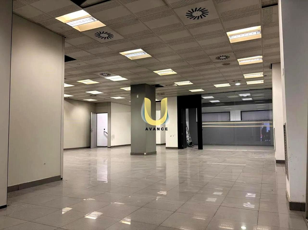 Local de lloguer a Palos de Moguer, Arganzuela