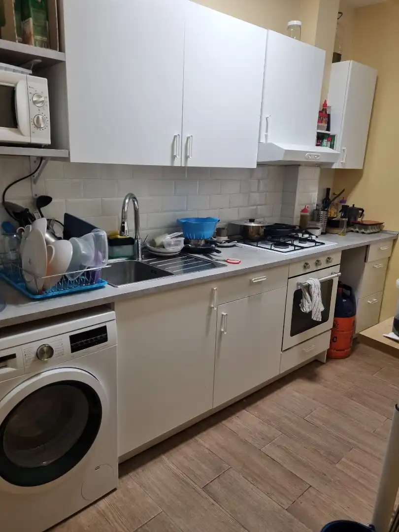 Küche von Wohnung zum Verkauf in Sevilla mit Klimaanlage, Möbliert und Waschmaschine