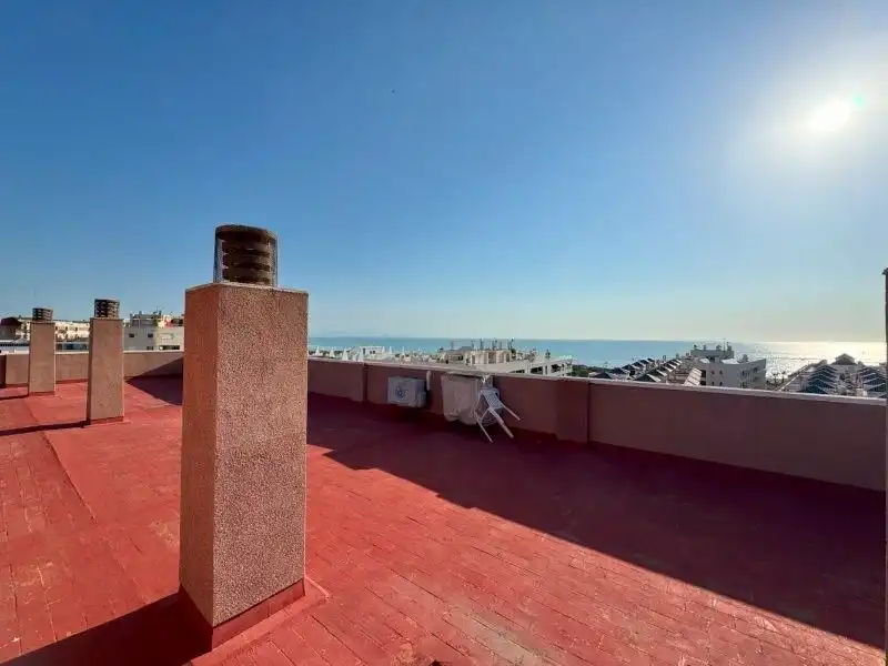 Terrassa de Apartament en venda en Torrevieja amb Aire condicionat, Moblat i Piscina comunitària